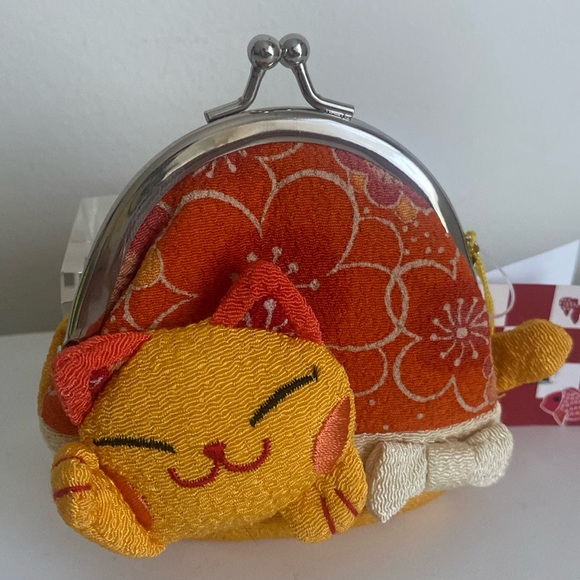 Happy Kitty Kiss Lock Coin Purse - Picture 2 of 6